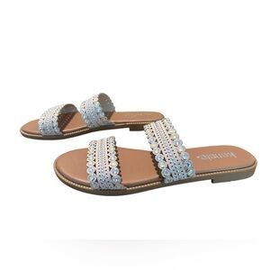 Kenzie Women’s Mina Sandal Size 7.5 Sand Color NWOT Cute and Stylish